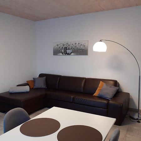 Ahrensbok Erdgeschoss-Appartement Mit Seeblick מראה חיצוני תמונה