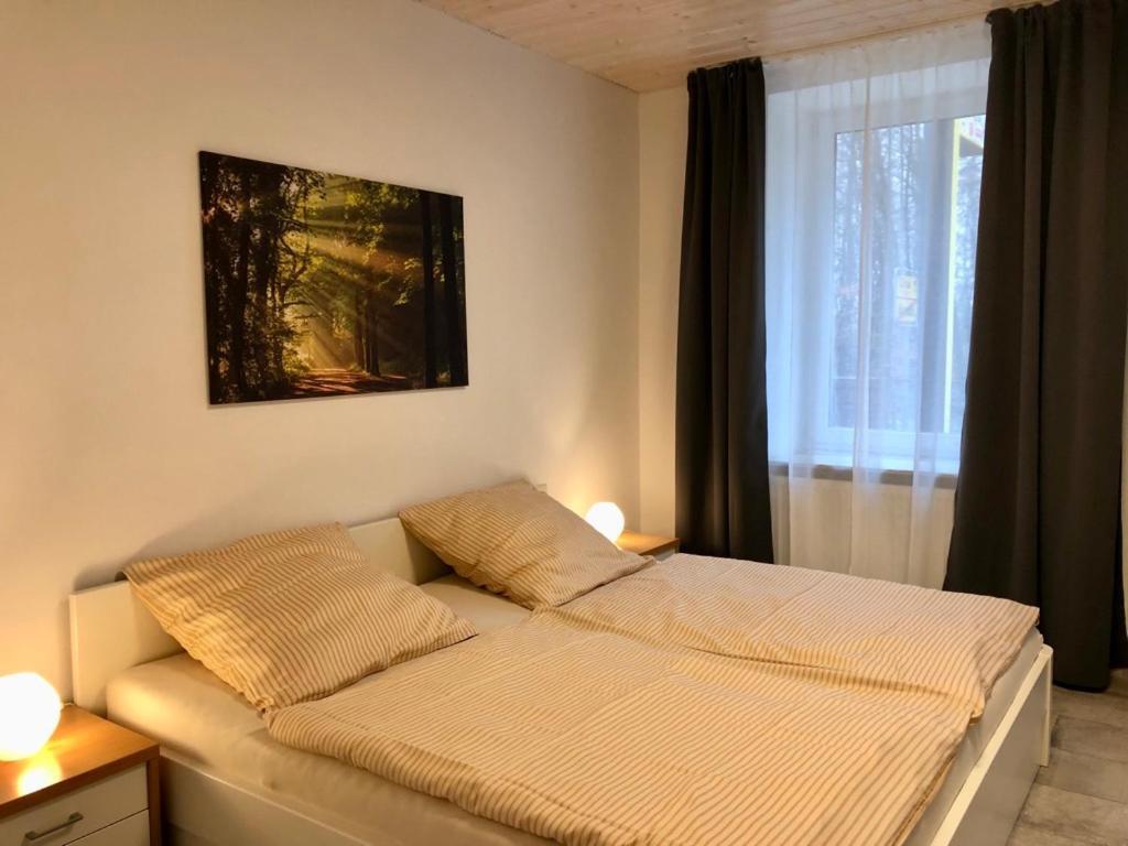 Ahrensbok Erdgeschoss-Appartement Mit Seeblick מראה חיצוני תמונה