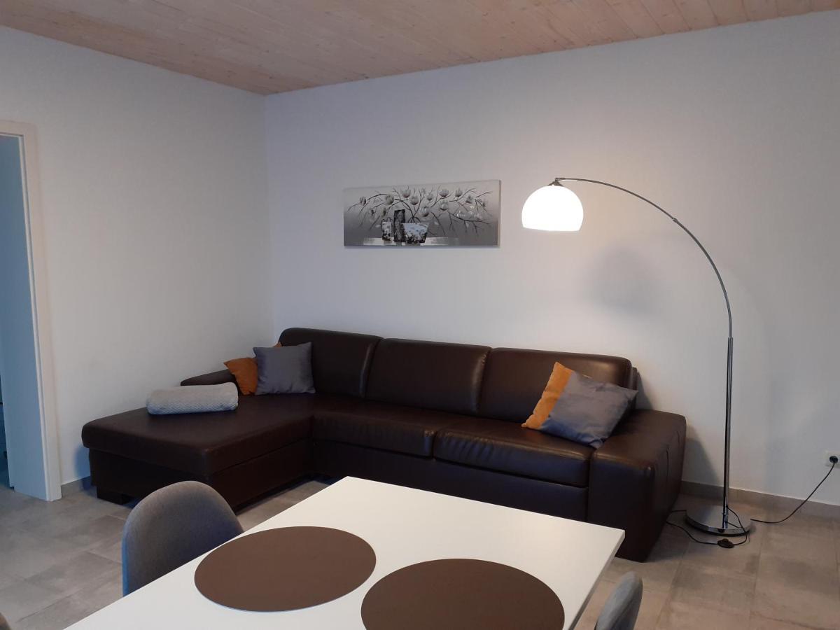 Ahrensbok Erdgeschoss-Appartement Mit Seeblick מראה חיצוני תמונה