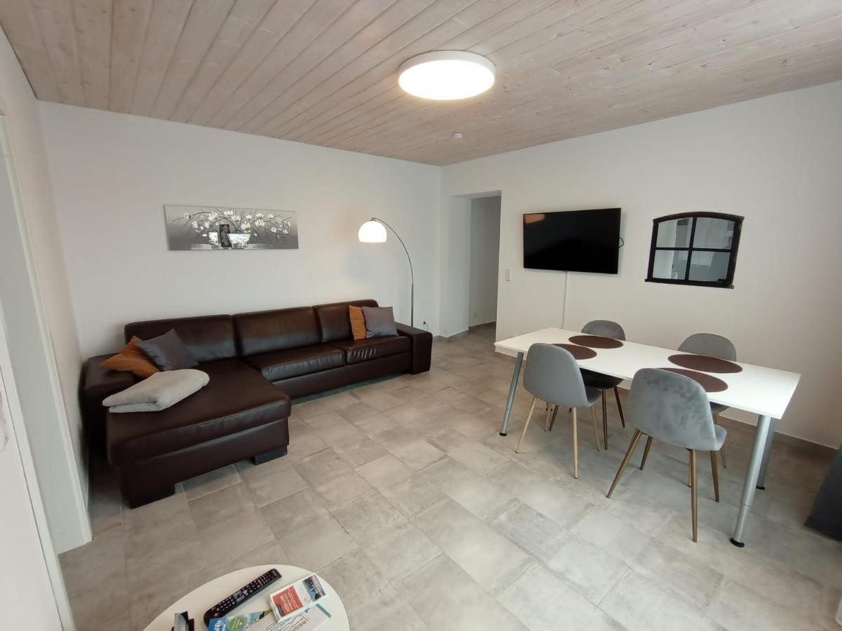 Ahrensbok Erdgeschoss-Appartement Mit Seeblick מראה חיצוני תמונה